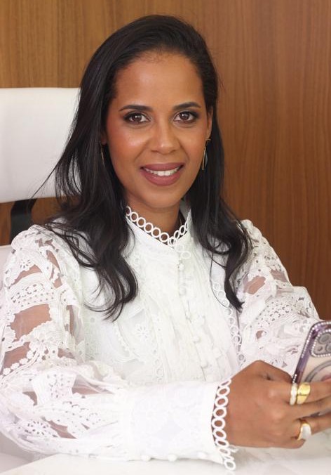 Dra. Marília Frias no consultório